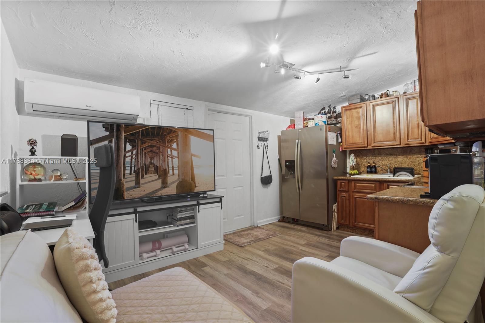 3375 SW 29th Ter Miami, FL 33133