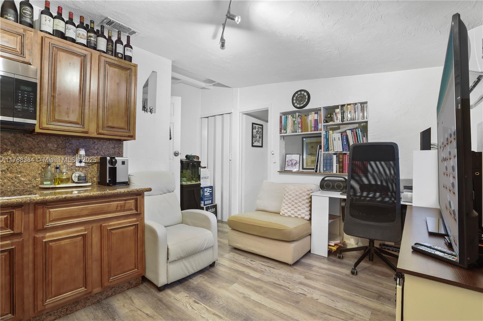 3375 SW 29th Ter Miami, FL 33133