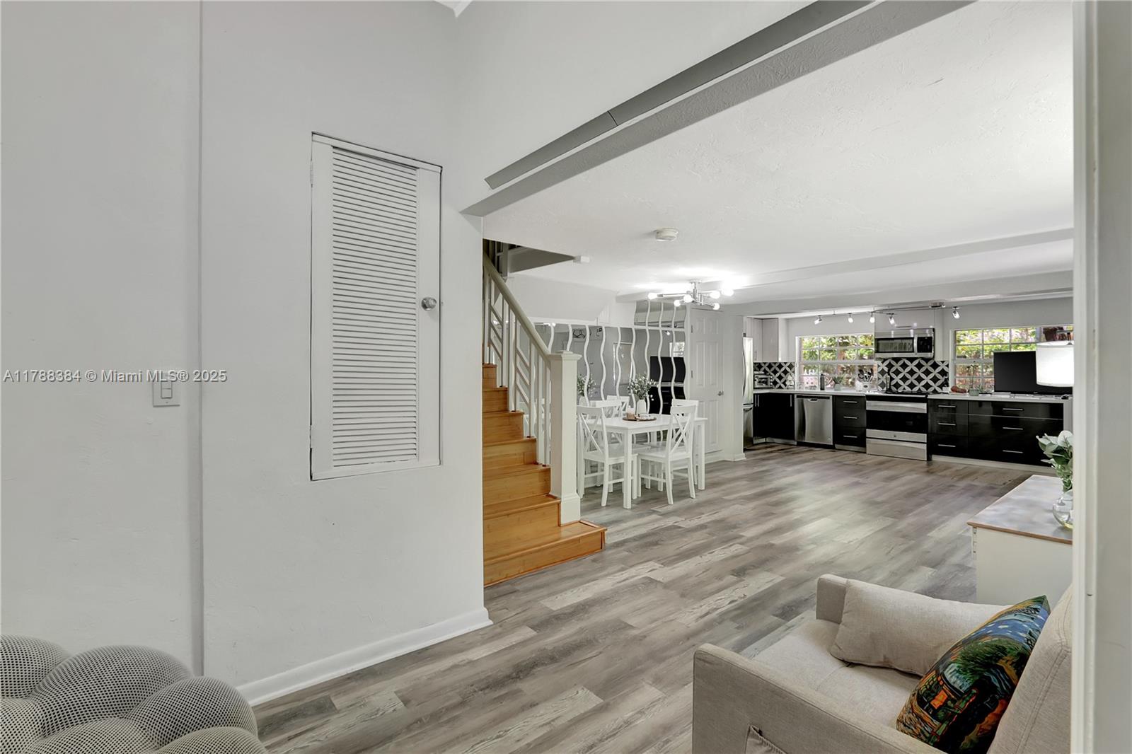 3375 SW 29th Ter Miami, FL 33133