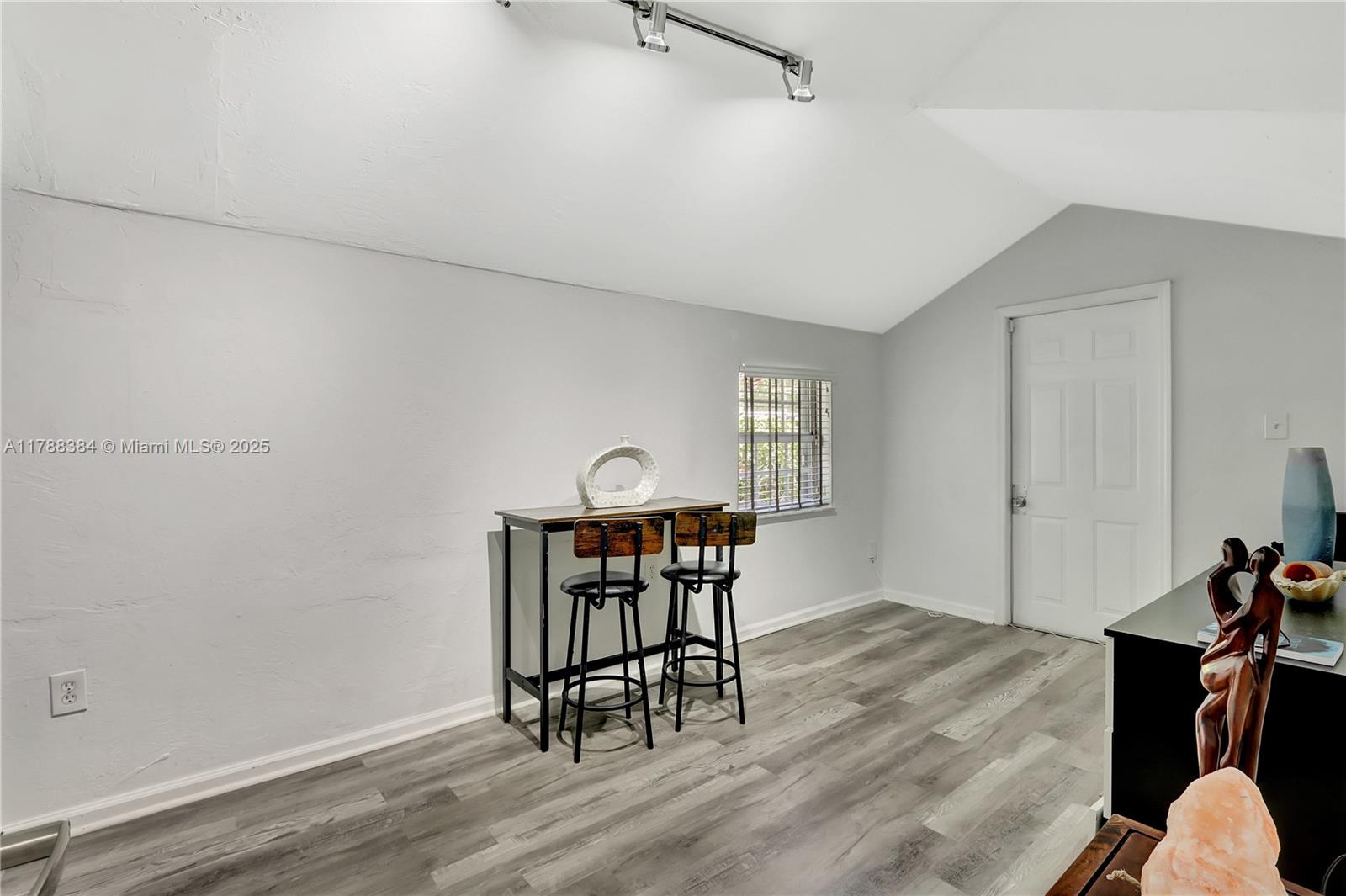 3375 SW 29th Ter Miami, FL 33133