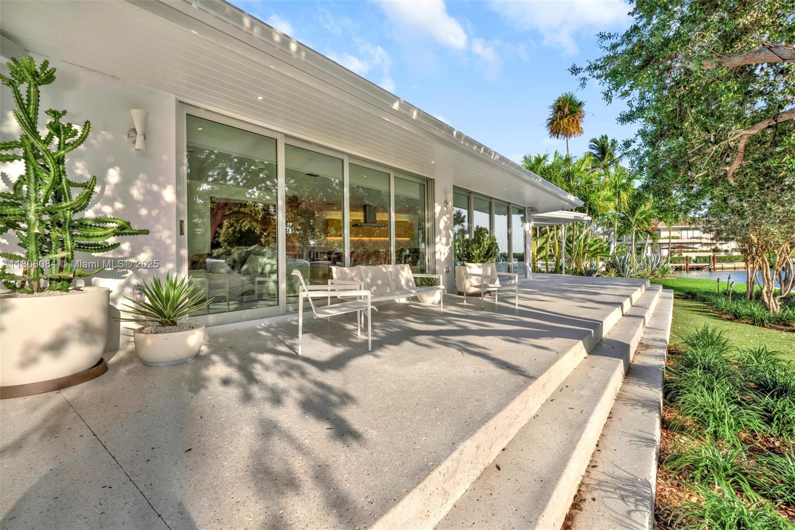 250 Knollwood Dr Key Biscayne, FL 33149 250 Knollwood Dr Key Biscayne, FL 33149