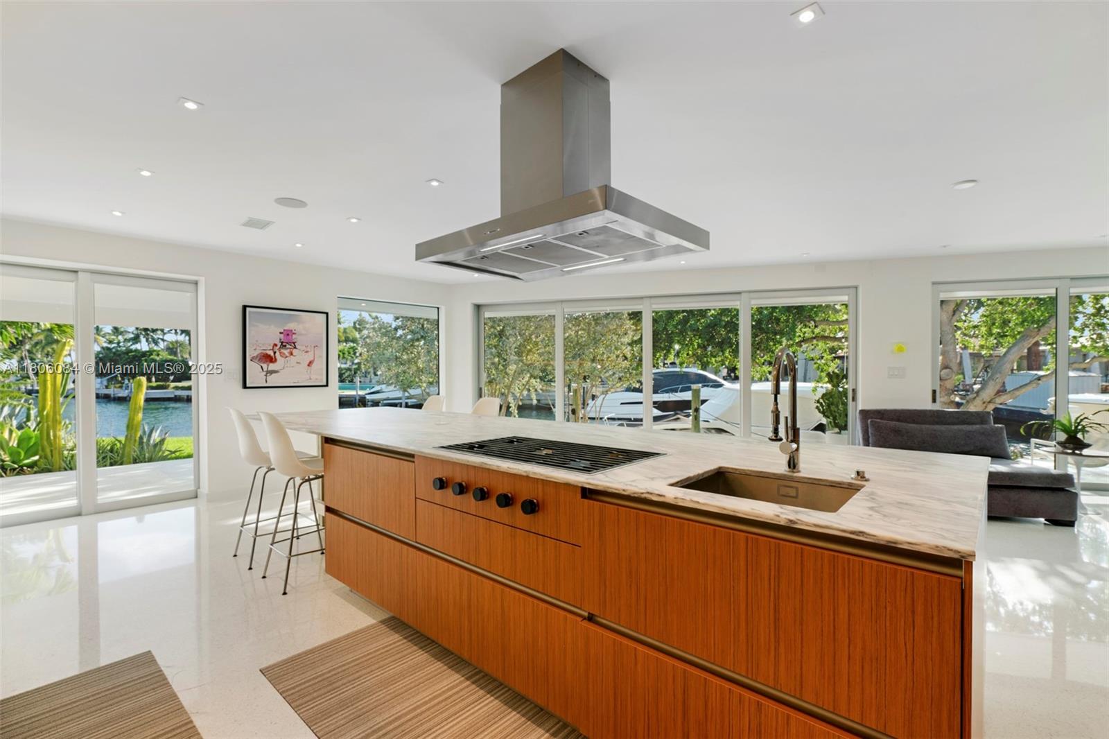 250 Knollwood Dr Key Biscayne, FL 33149 250 Knollwood Dr Key Biscayne, FL 33149