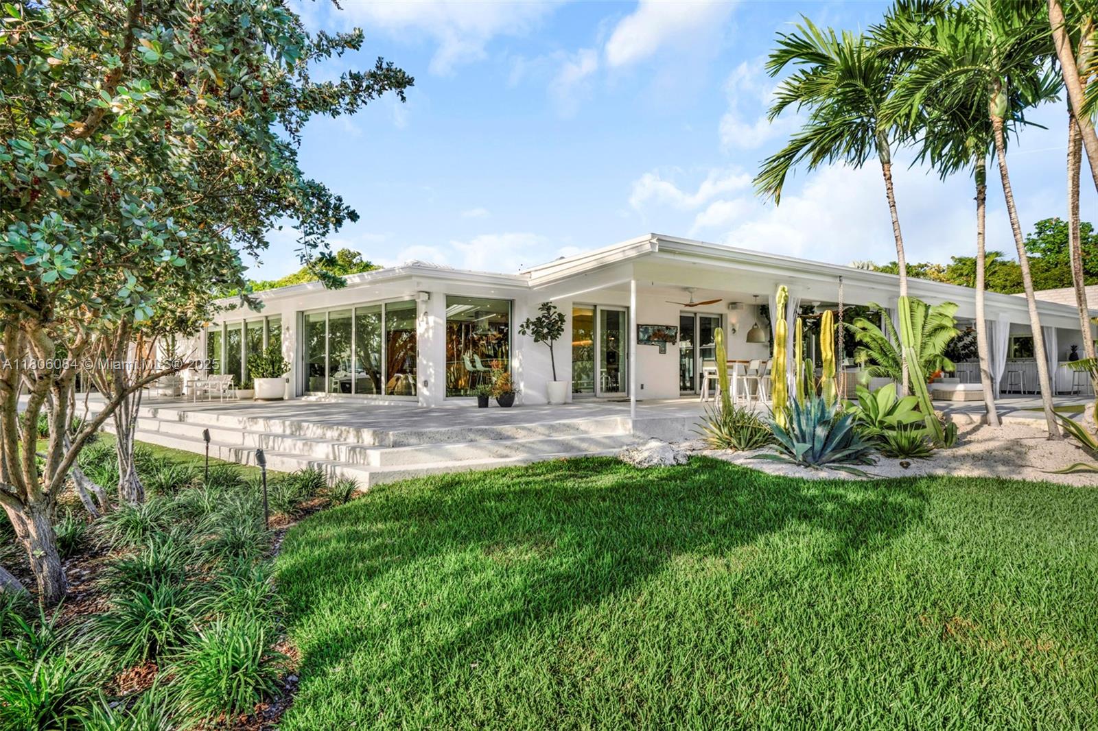 250 Knollwood Dr Key Biscayne, FL 33149 250 Knollwood Dr Key Biscayne, FL 33149