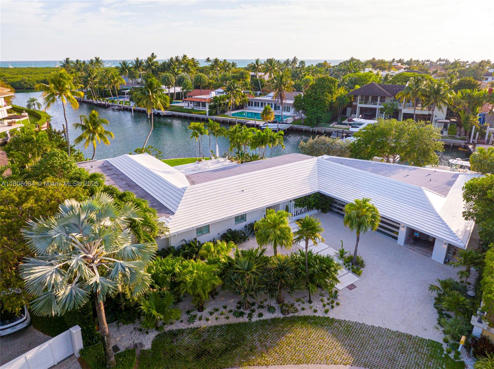 250 Knollwood Dr Key Biscayne, FL 33149 250 Knollwood Dr Key Biscayne, FL 33149