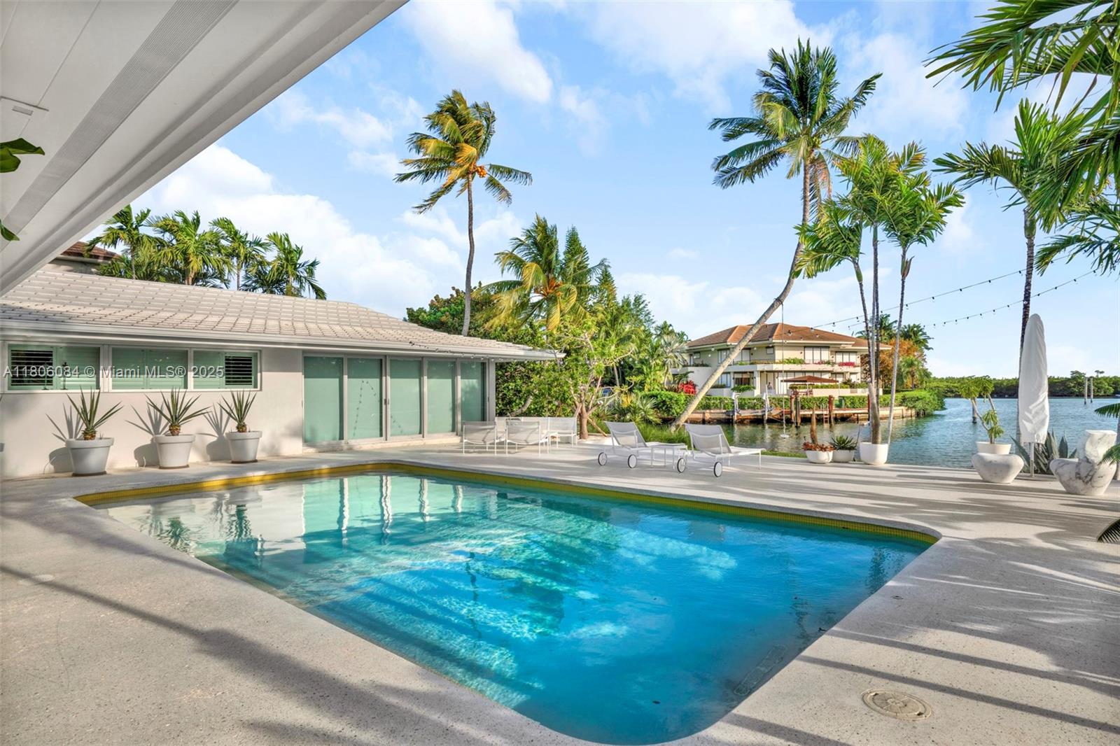 250 Knollwood Dr Key Biscayne, FL 33149 250 Knollwood Dr Key Biscayne, FL 33149