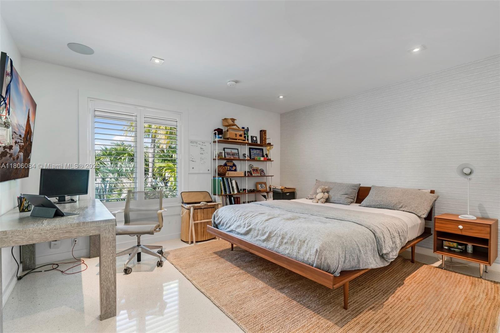 250 Knollwood Dr Key Biscayne, FL 33149 250 Knollwood Dr Key Biscayne, FL 33149