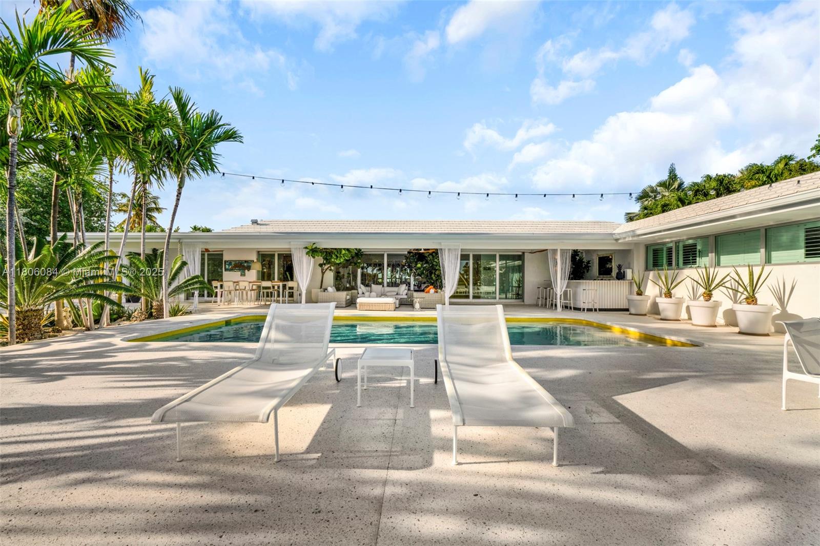 250 Knollwood Dr Key Biscayne, FL 33149 250 Knollwood Dr Key Biscayne, FL 33149