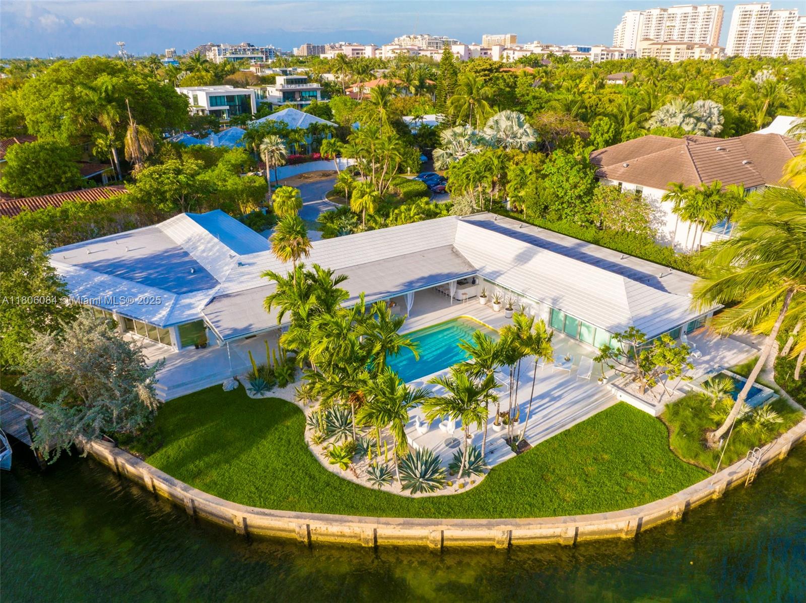 250 Knollwood Dr Key Biscayne, FL 33149 250 Knollwood Dr Key Biscayne, FL 33149
