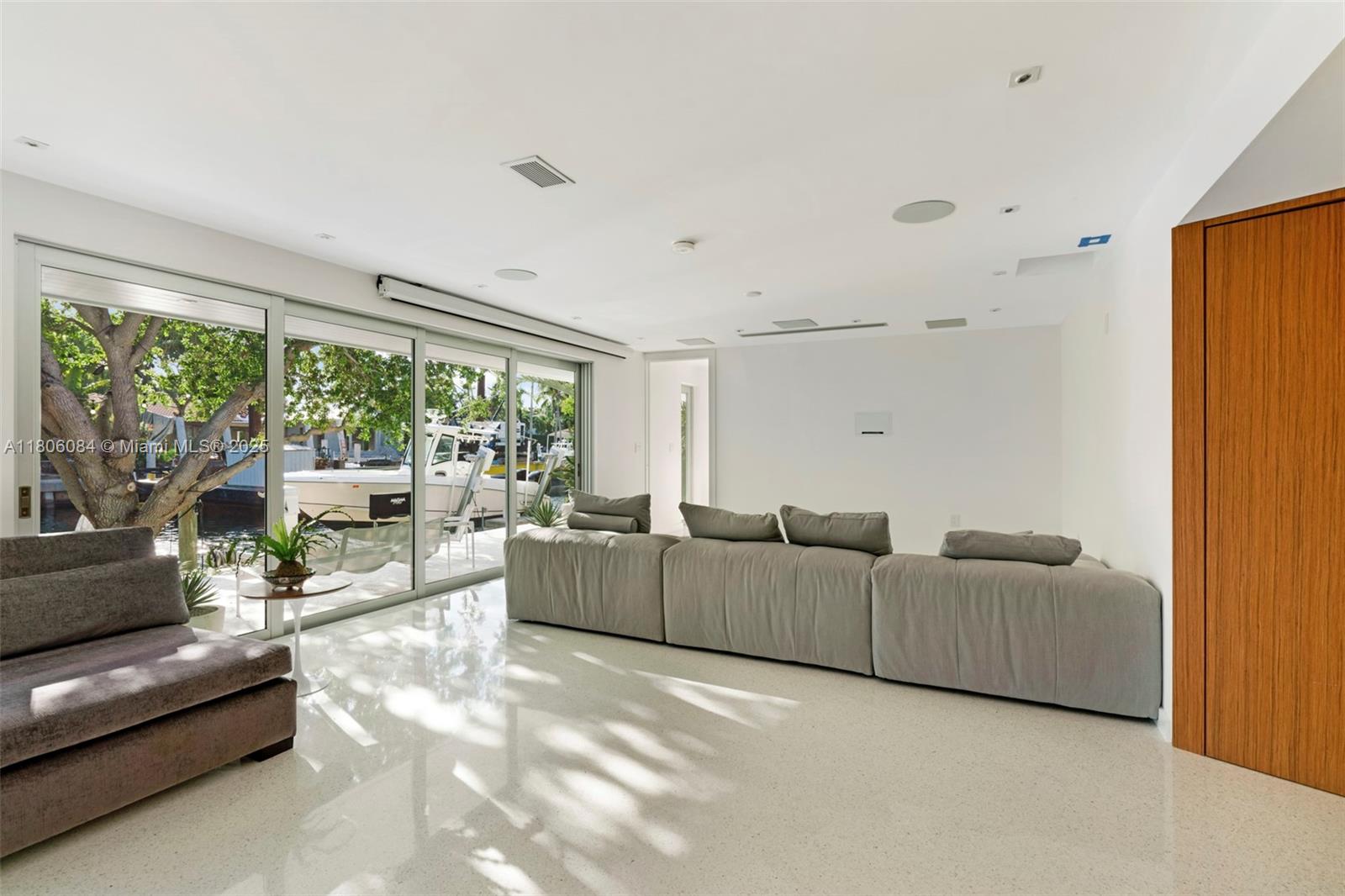 250 Knollwood Dr Key Biscayne, FL 33149 250 Knollwood Dr Key Biscayne, FL 33149