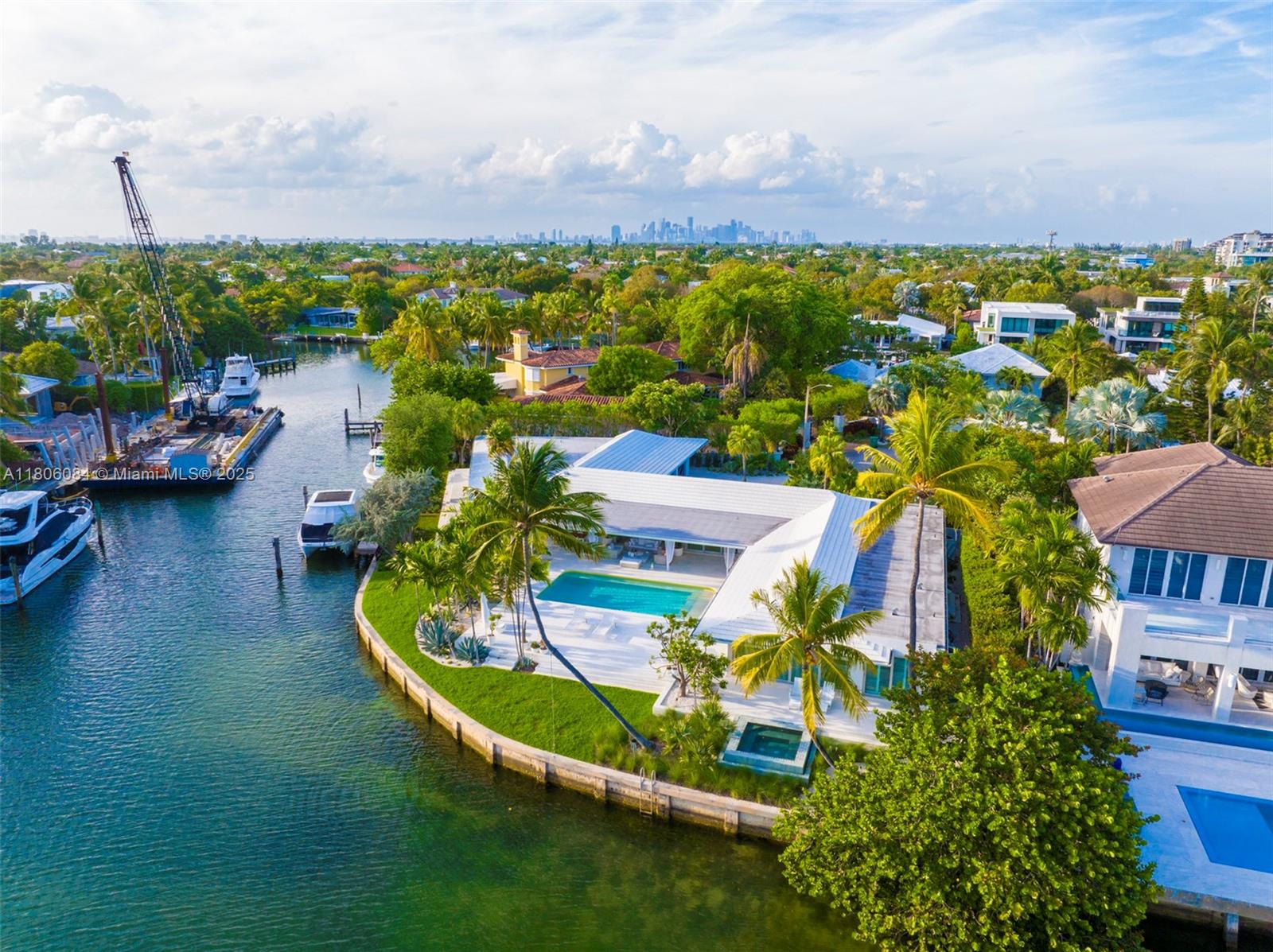 250 Knollwood Dr Key Biscayne, FL 33149 250 Knollwood Dr Key Biscayne, FL 33149