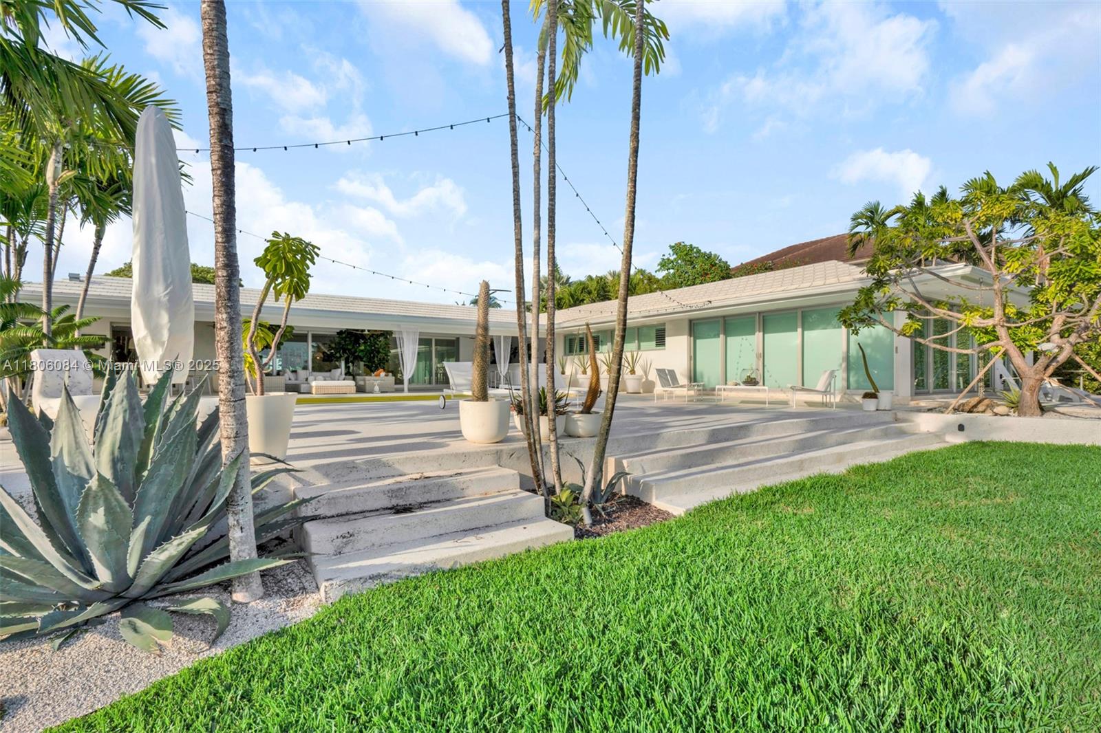 250 Knollwood Dr Key Biscayne, FL 33149 250 Knollwood Dr Key Biscayne, FL 33149