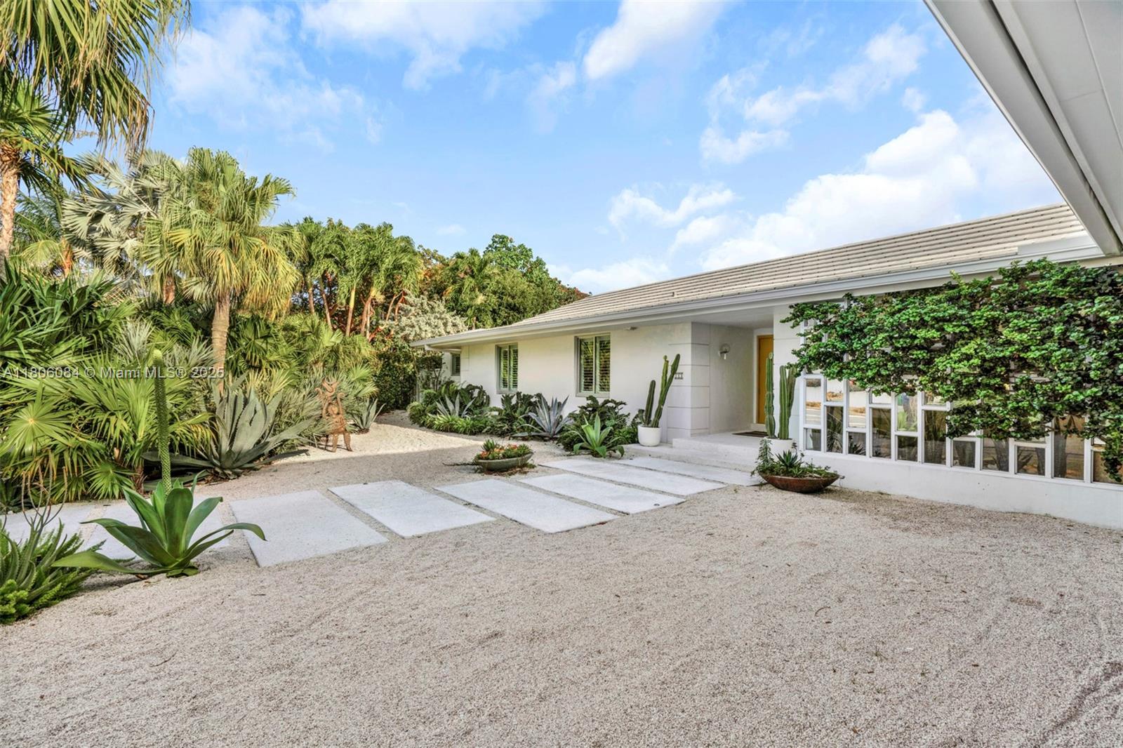250 Knollwood Dr Key Biscayne, FL 33149 250 Knollwood Dr Key Biscayne, FL 33149
