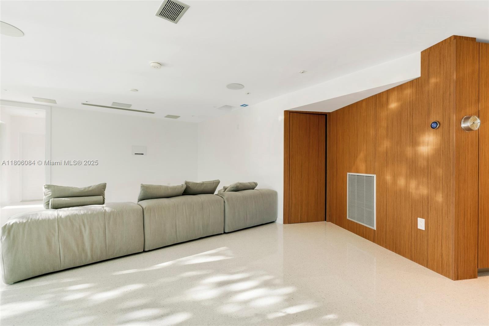 250 Knollwood Dr Key Biscayne, FL 33149 250 Knollwood Dr Key Biscayne, FL 33149