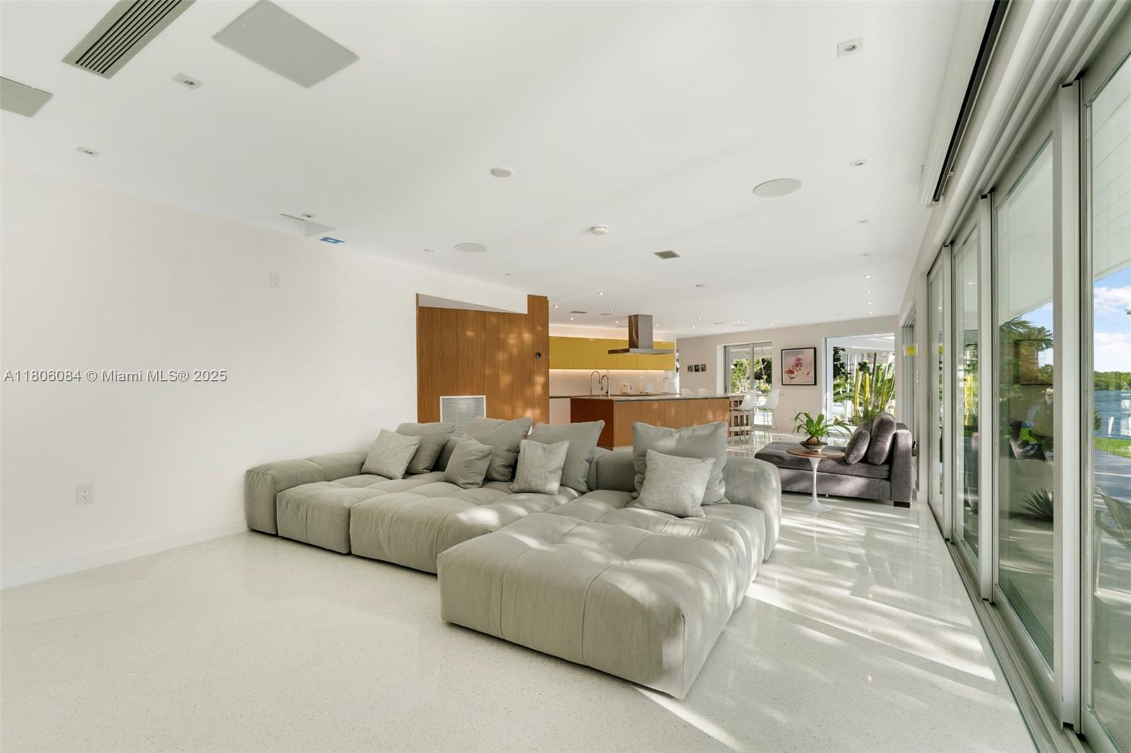 250 Knollwood Dr Key Biscayne, FL 33149 250 Knollwood Dr Key Biscayne, FL 33149