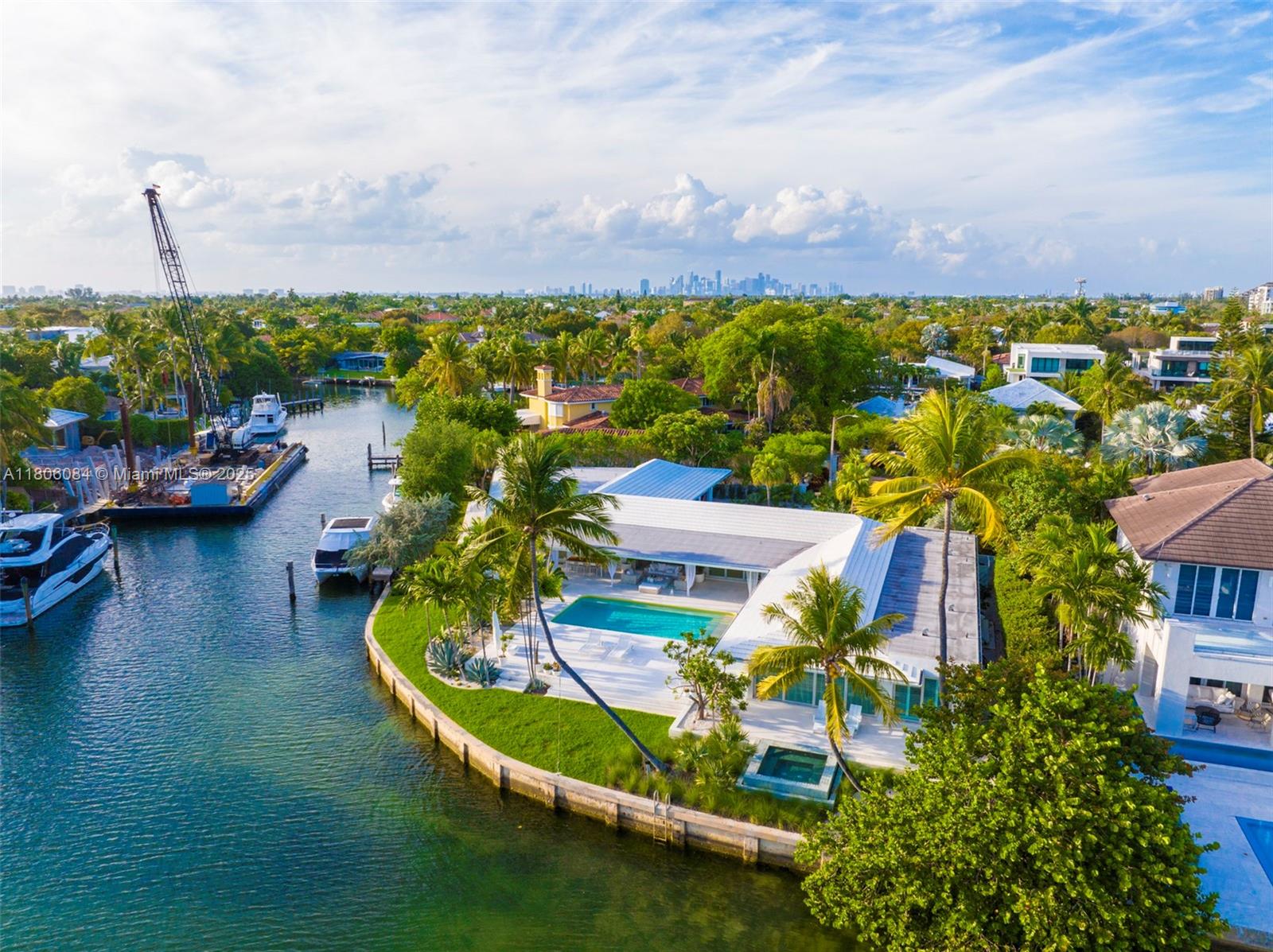 250 Knollwood Dr Key Biscayne, FL 33149 250 Knollwood Dr Key Biscayne, FL 33149