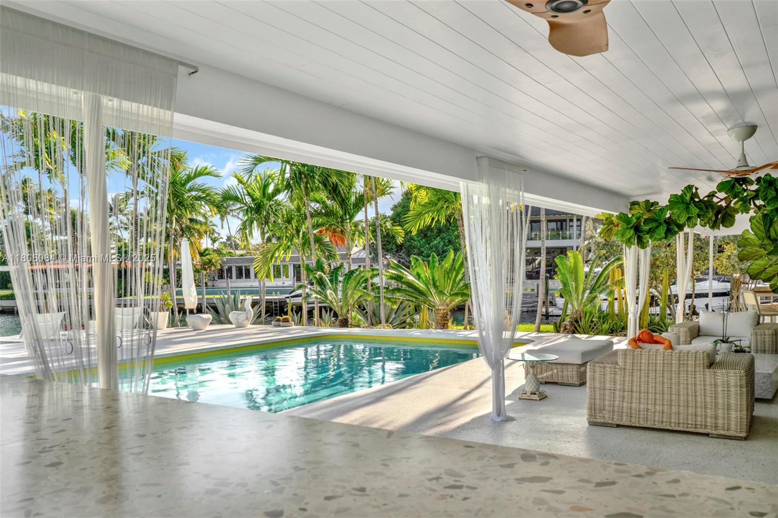 250 Knollwood Dr Key Biscayne, FL 33149 250 Knollwood Dr Key Biscayne, FL 33149