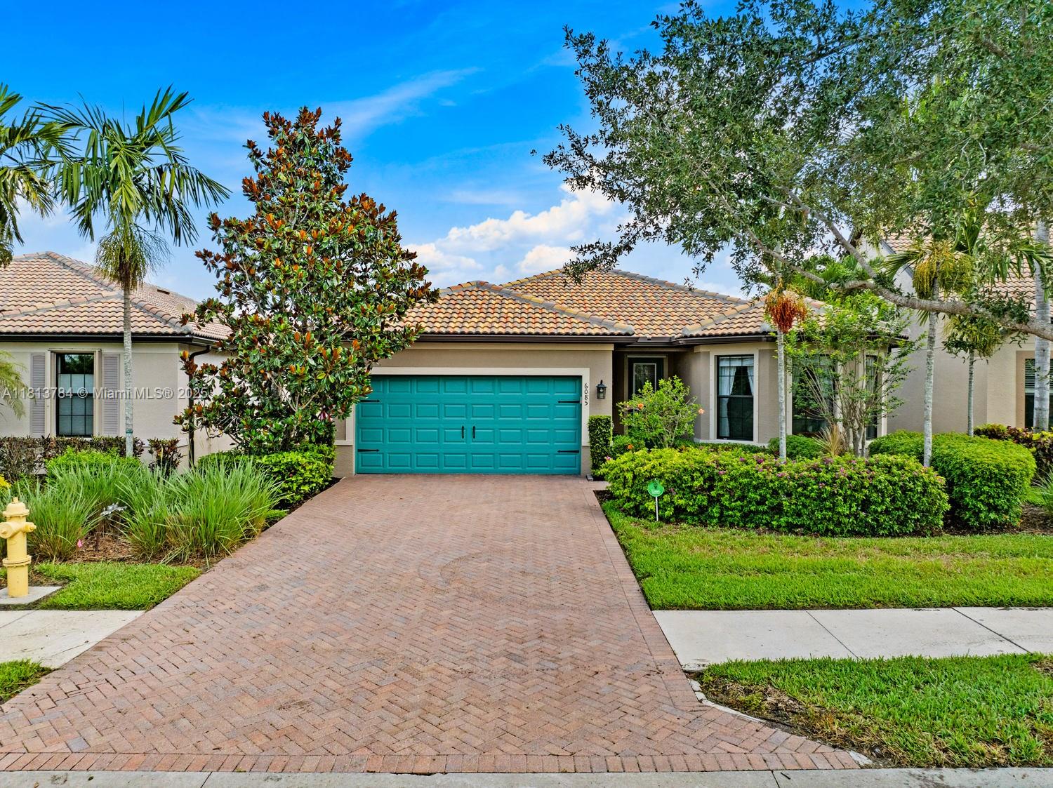6085 Triumph Ln
