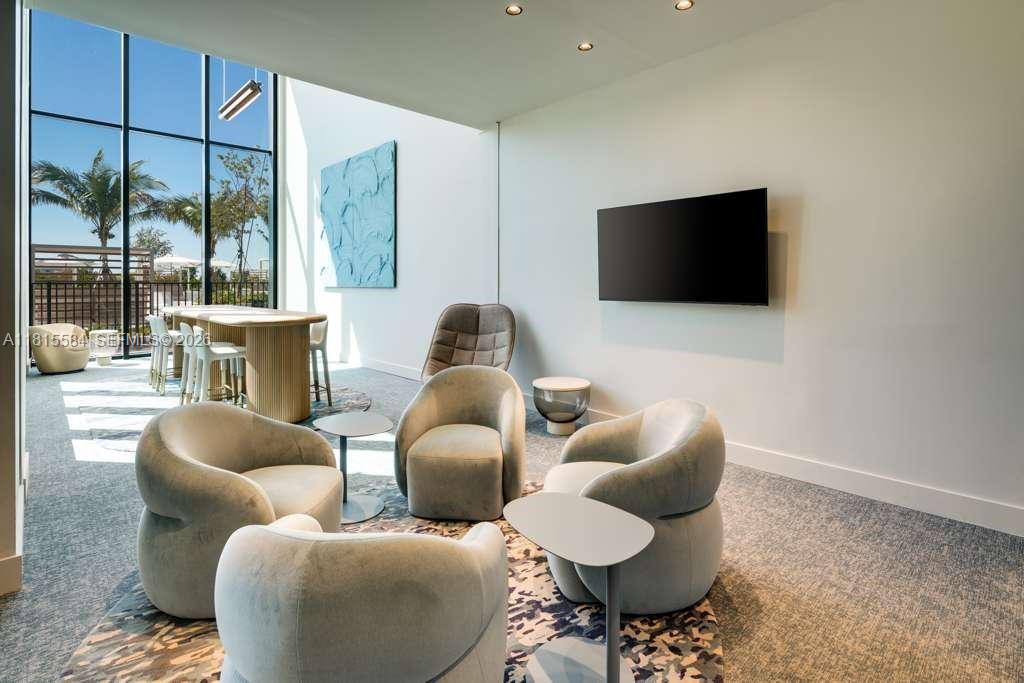 image 72 Park Condo40