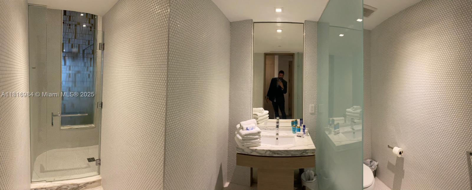 image Sls Lux Brickell9