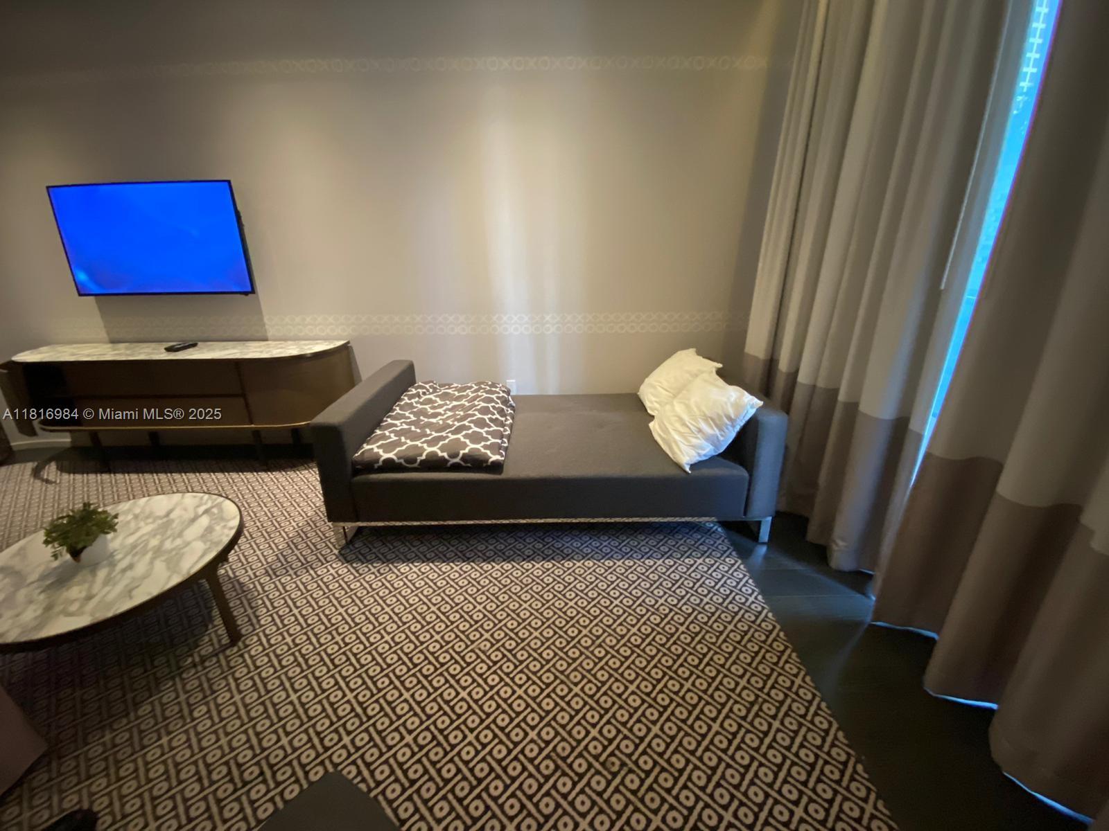 image Sls Lux Brickell11