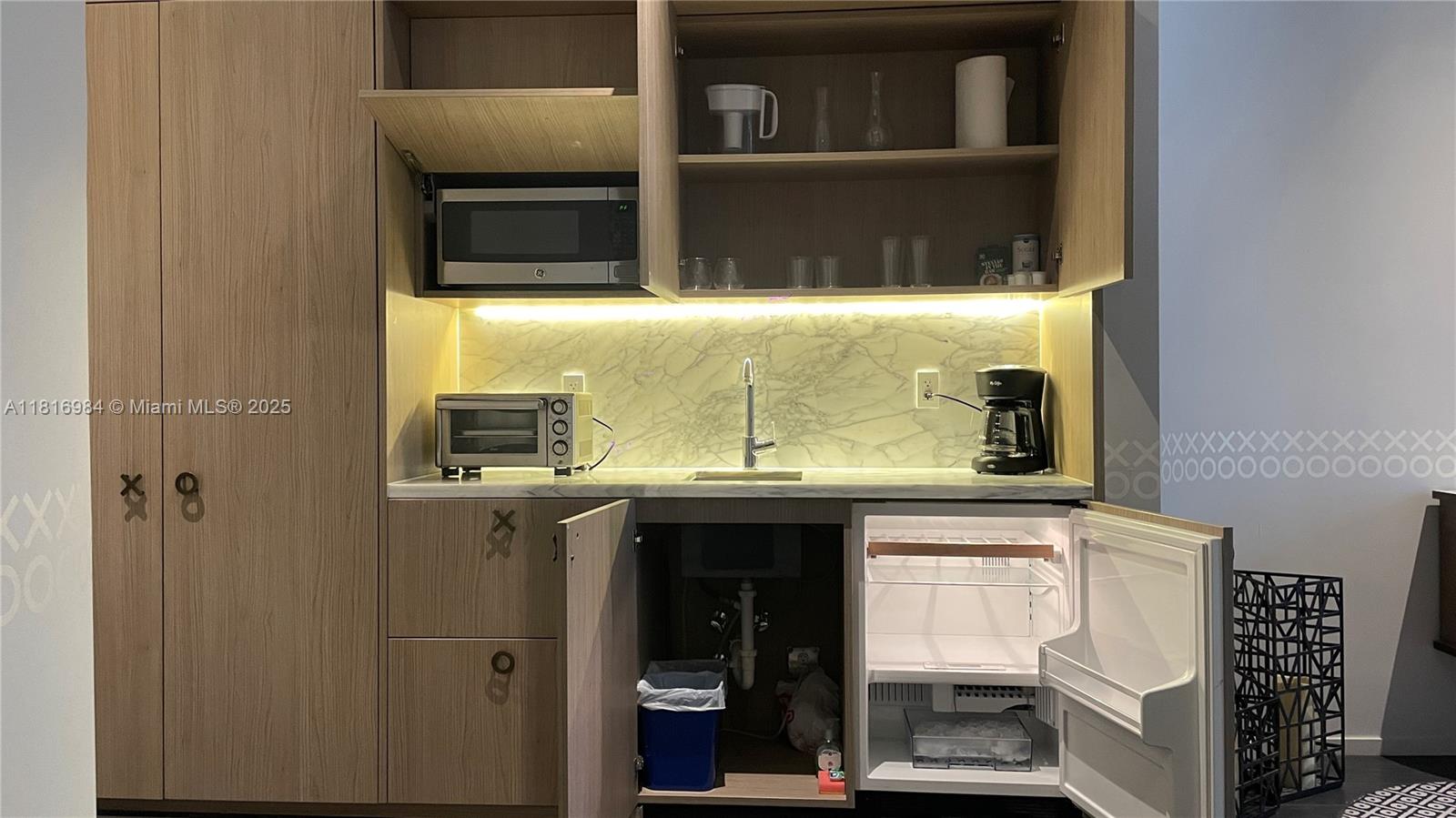 image Sls Lux Brickell12