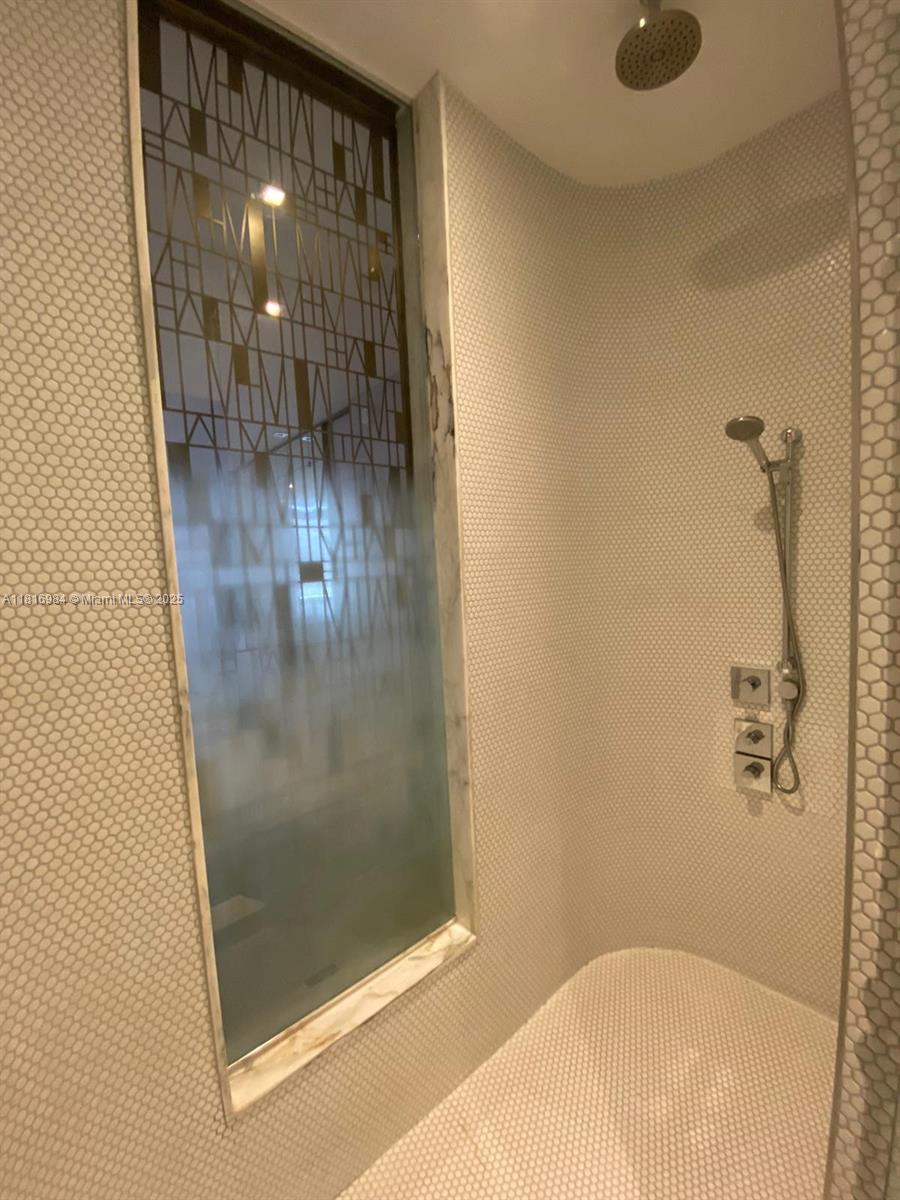 image Sls Lux Brickell16