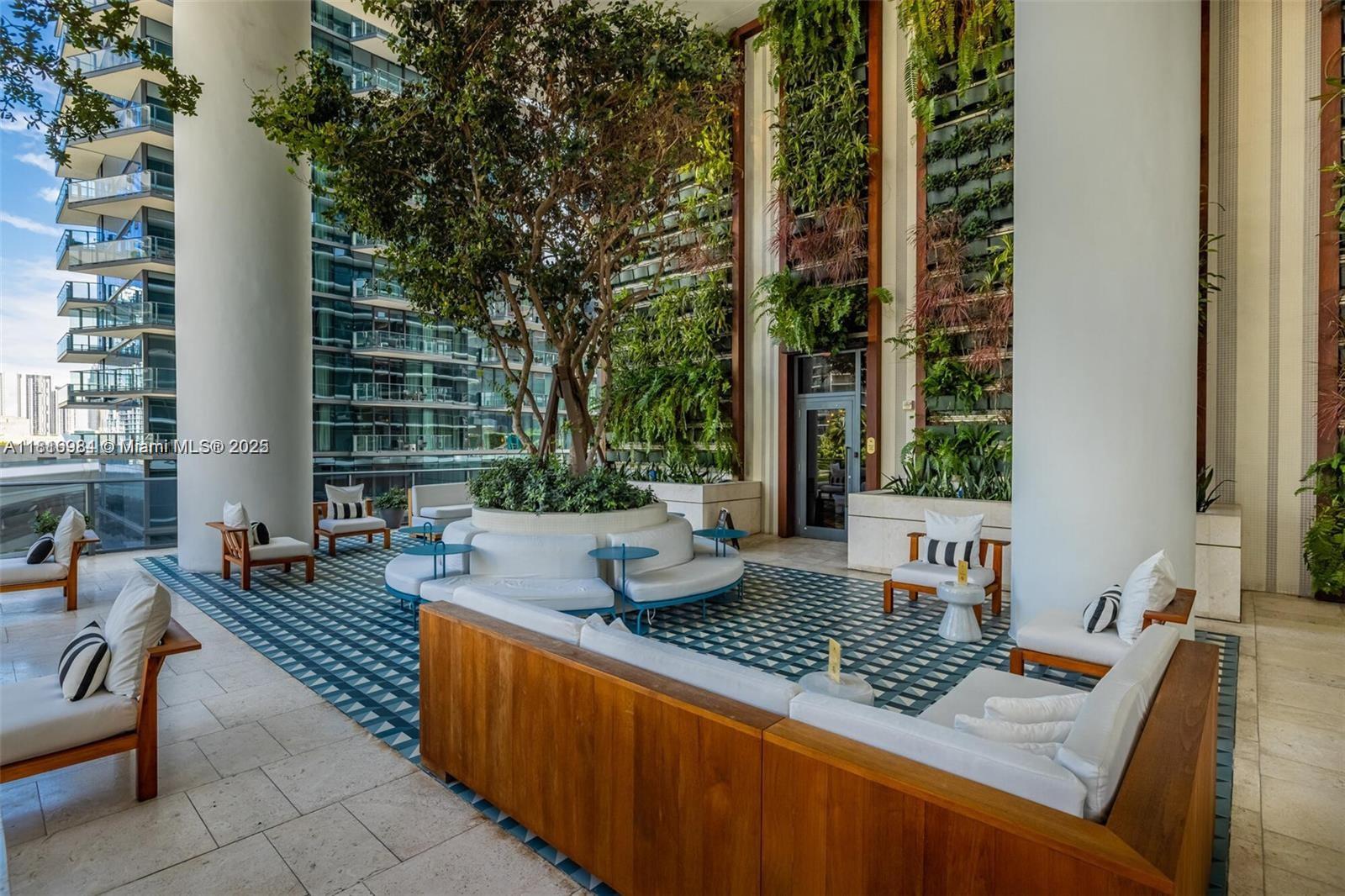 image Sls Lux Brickell22