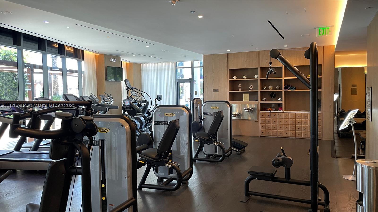 image Sls Lux Brickell28