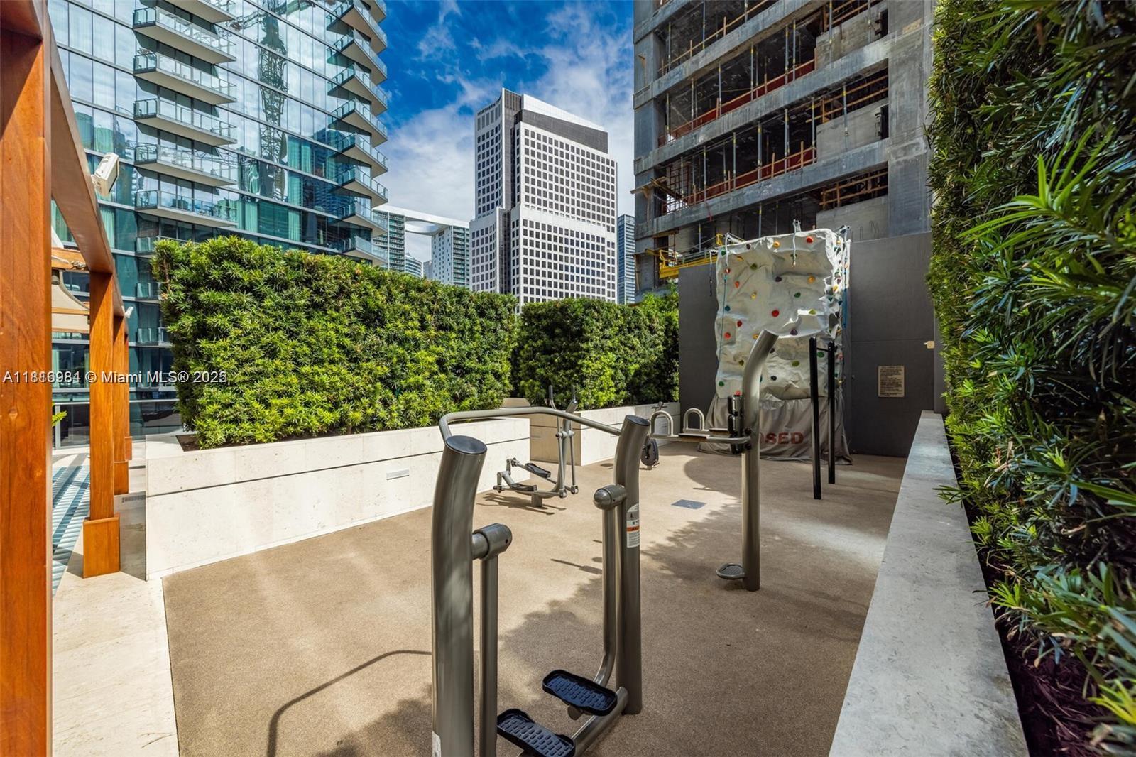 image Sls Lux Brickell31