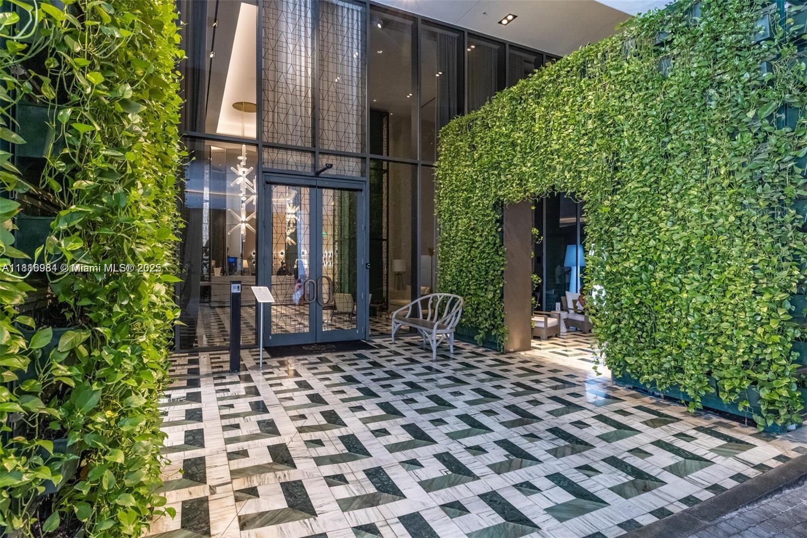image Sls Lux Brickell32