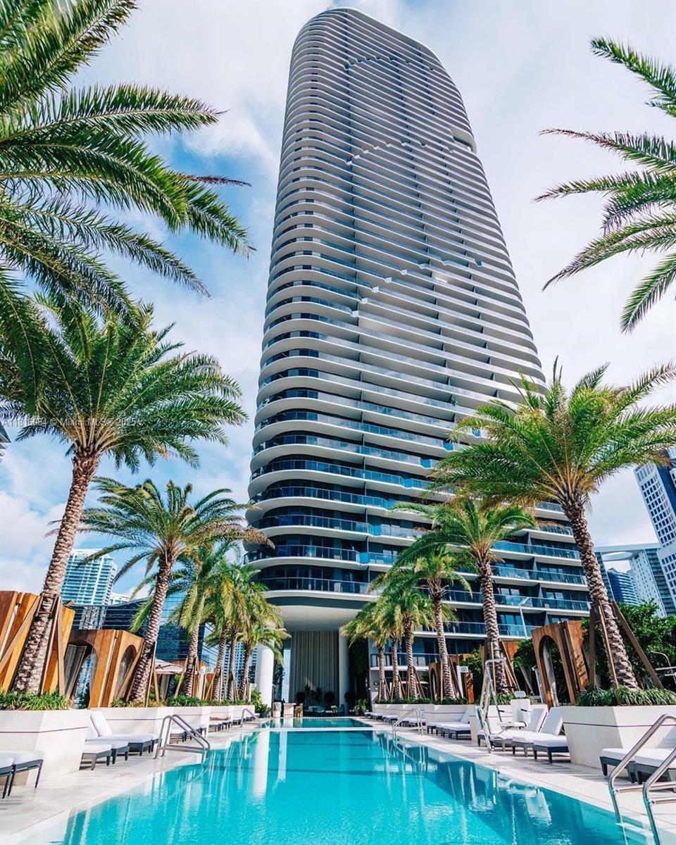 image Sls Lux Brickell3