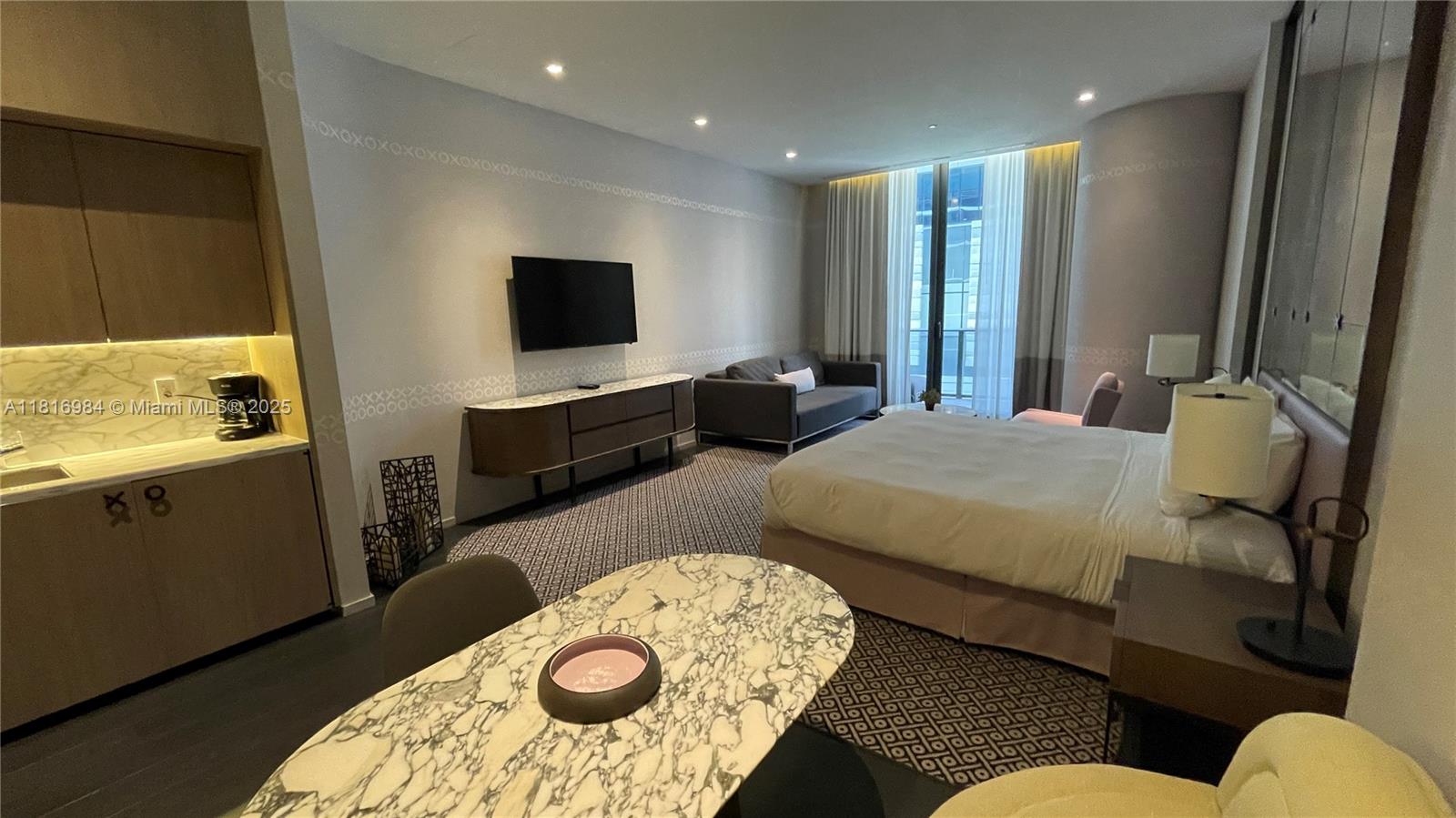 image Sls Lux Brickell7