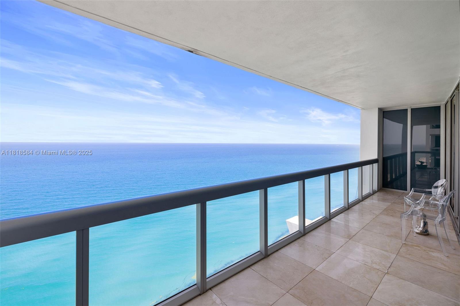 image Carillon Beach27
