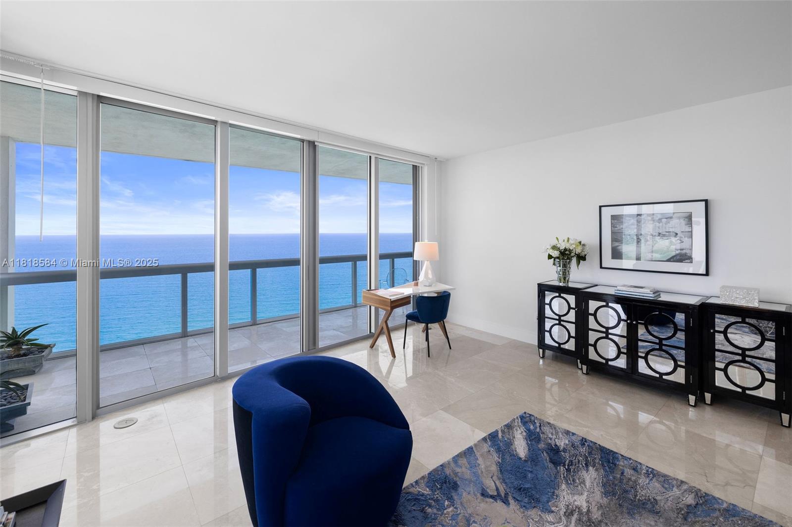 image Carillon Beach30