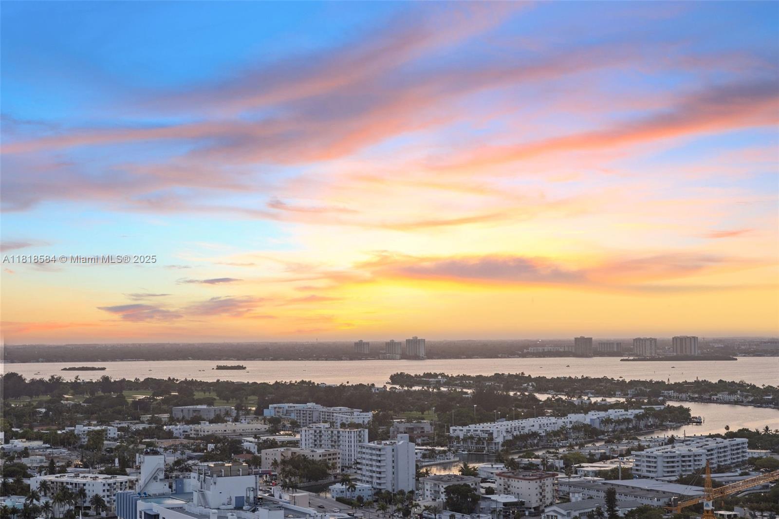 image Carillon Beach34