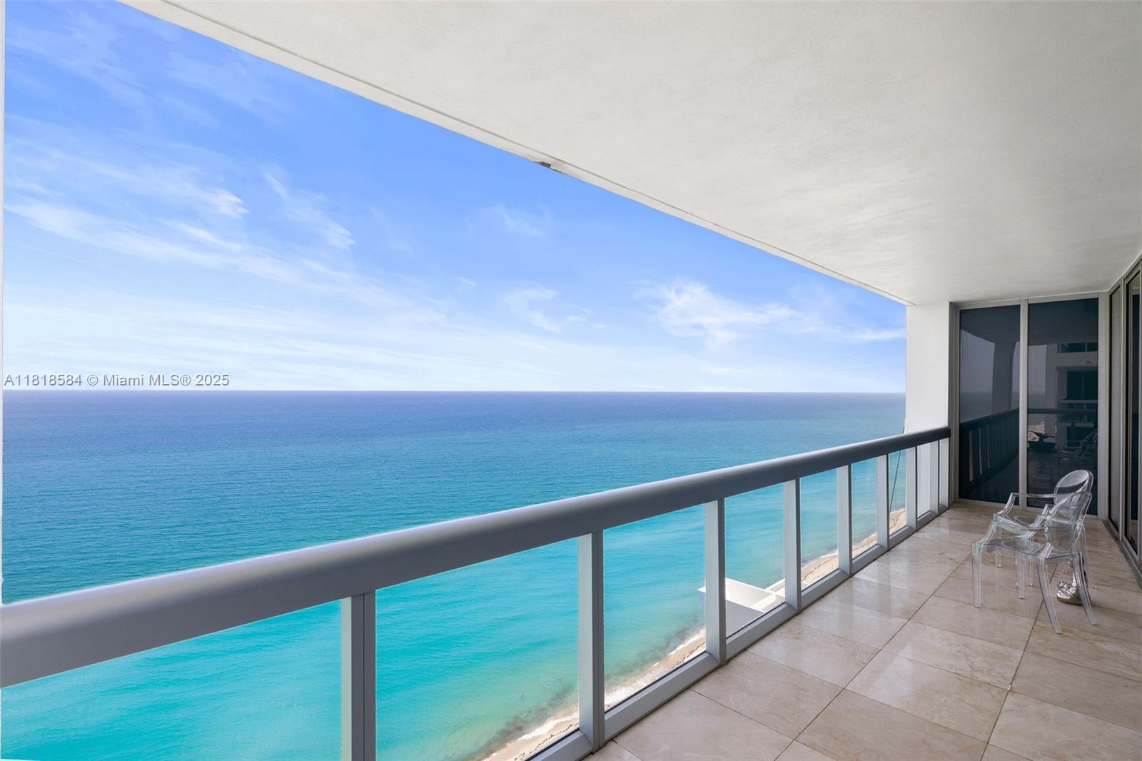 image Carillon Beach7