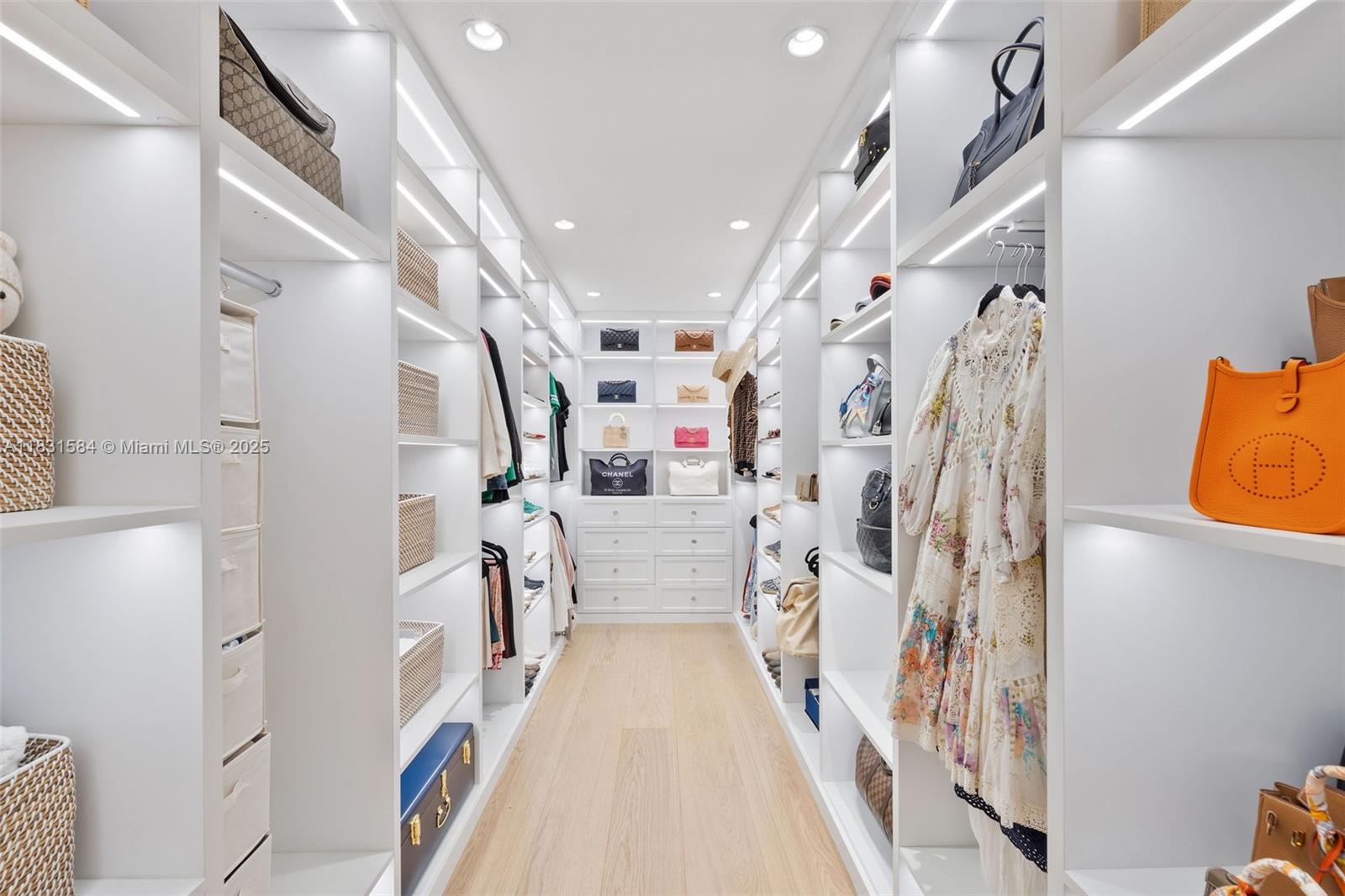 506 Sunset Dr Coral Gables, FL 33143