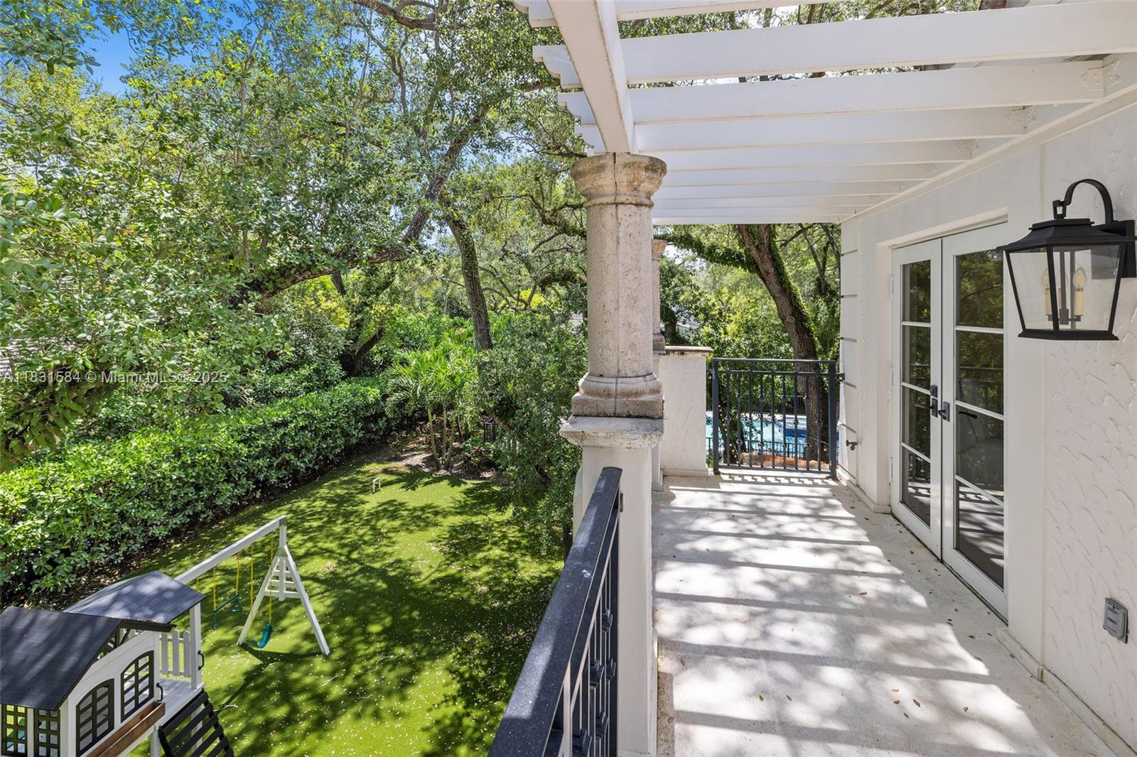 506 Sunset Dr Coral Gables, FL 33143