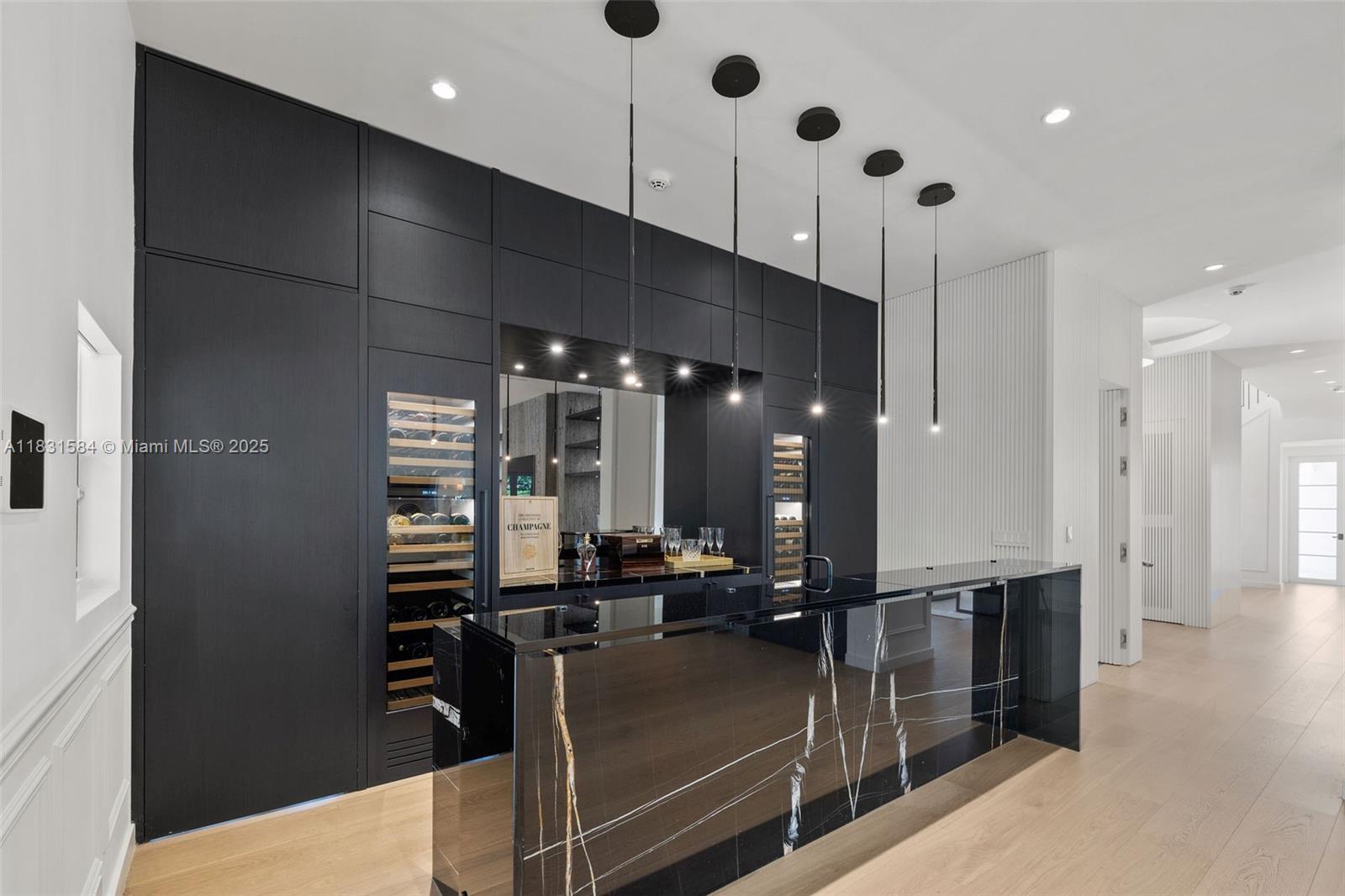 506 Sunset Dr Coral Gables, FL 33143