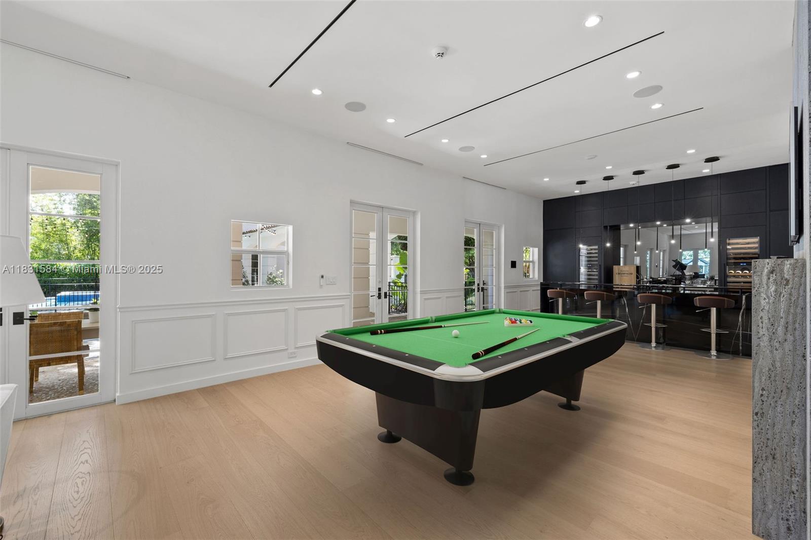 506 Sunset Dr Coral Gables, FL 33143