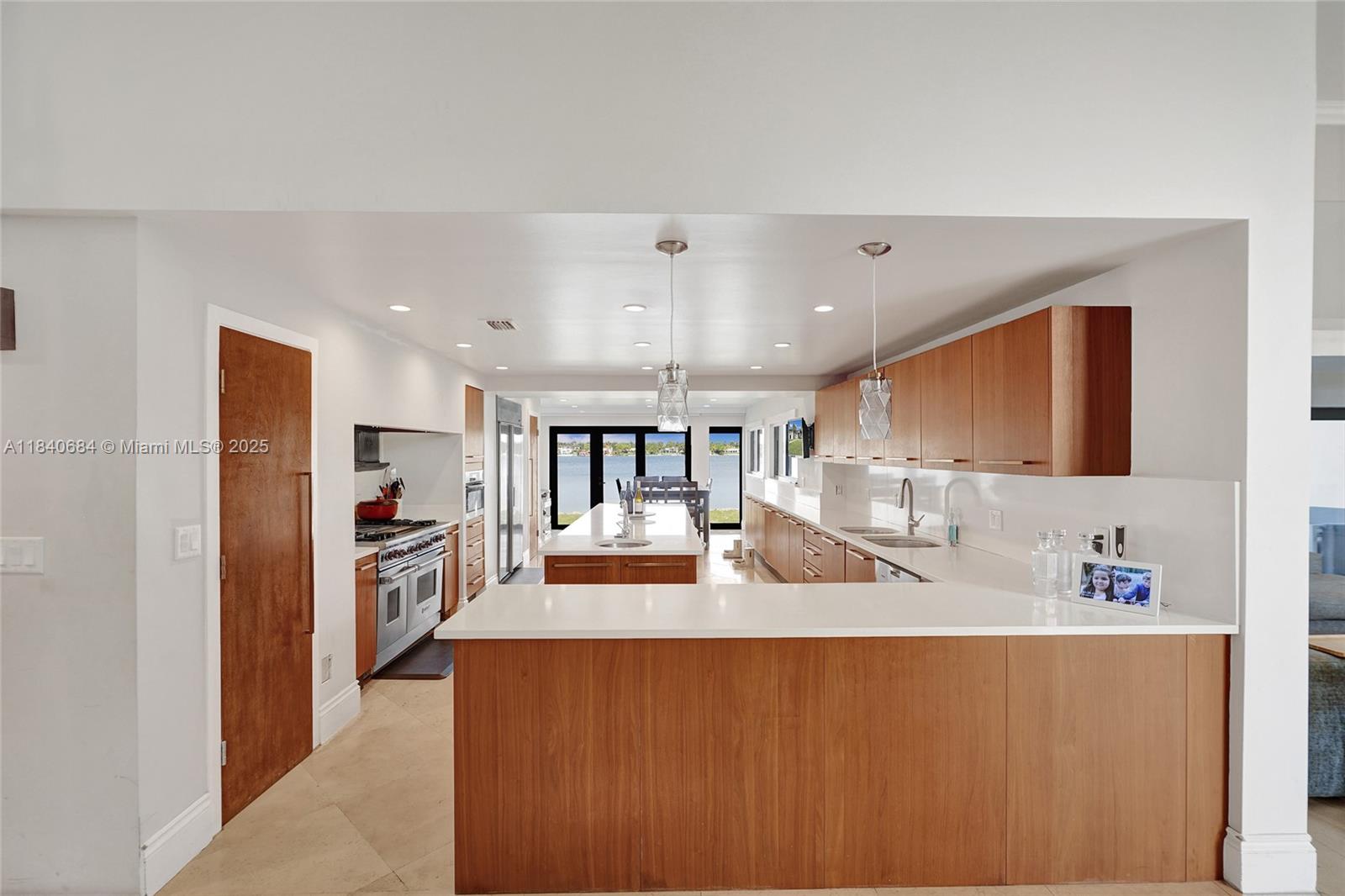 13724 SW 92nd Ct Miami, FL 33176