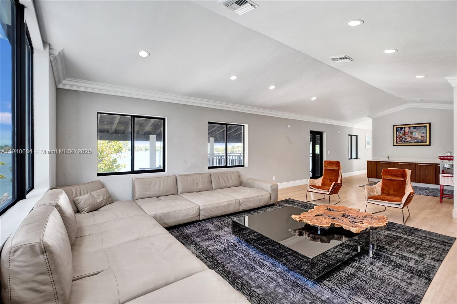 13724 SW 92nd Ct Miami, FL 33176