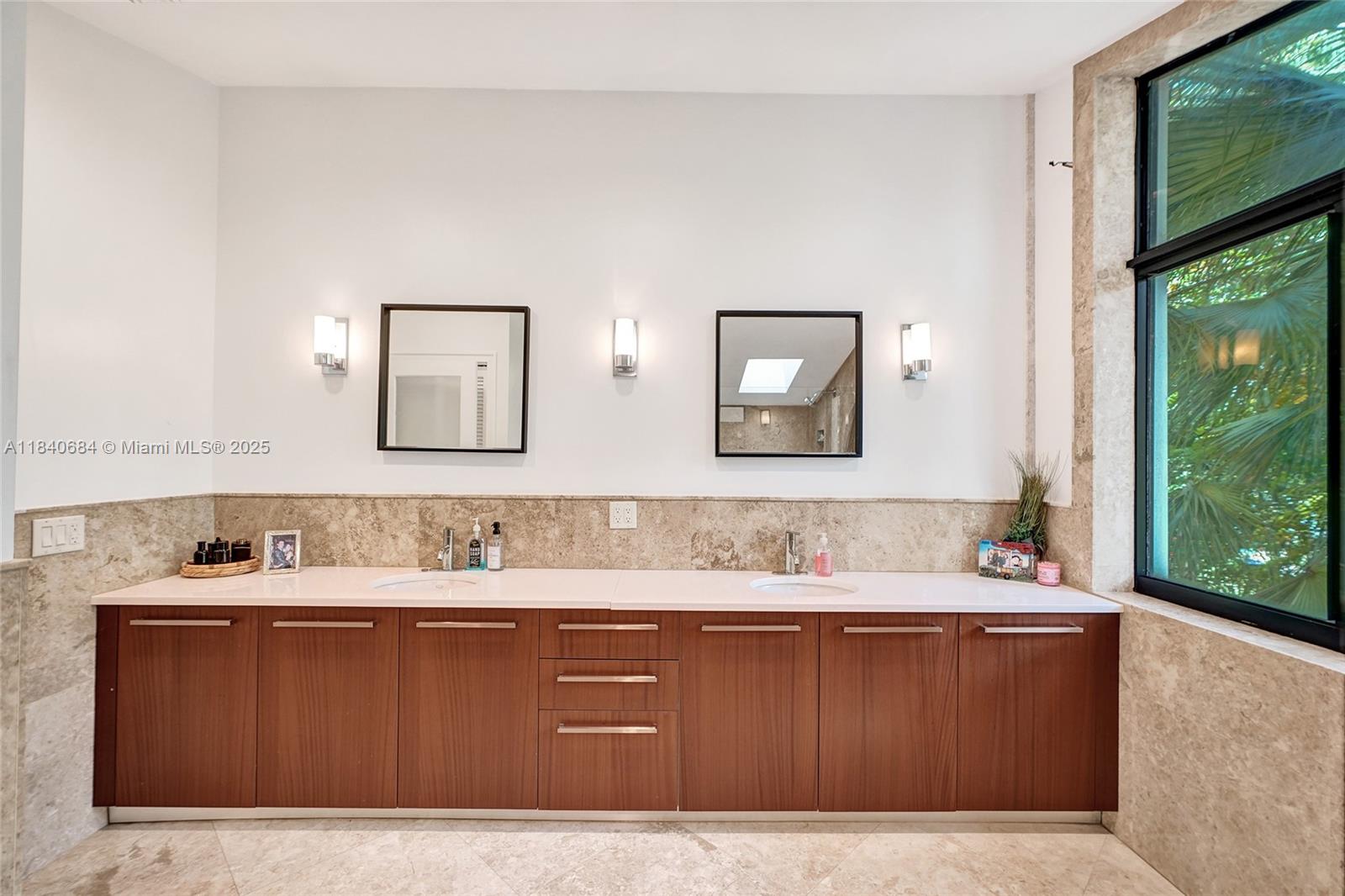 13724 SW 92nd Ct Miami, FL 33176