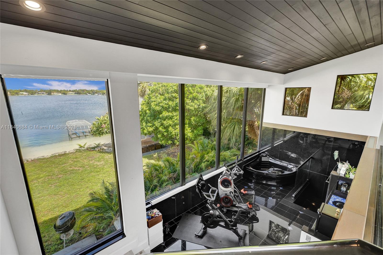 13724 SW 92nd Ct Miami, FL 33176