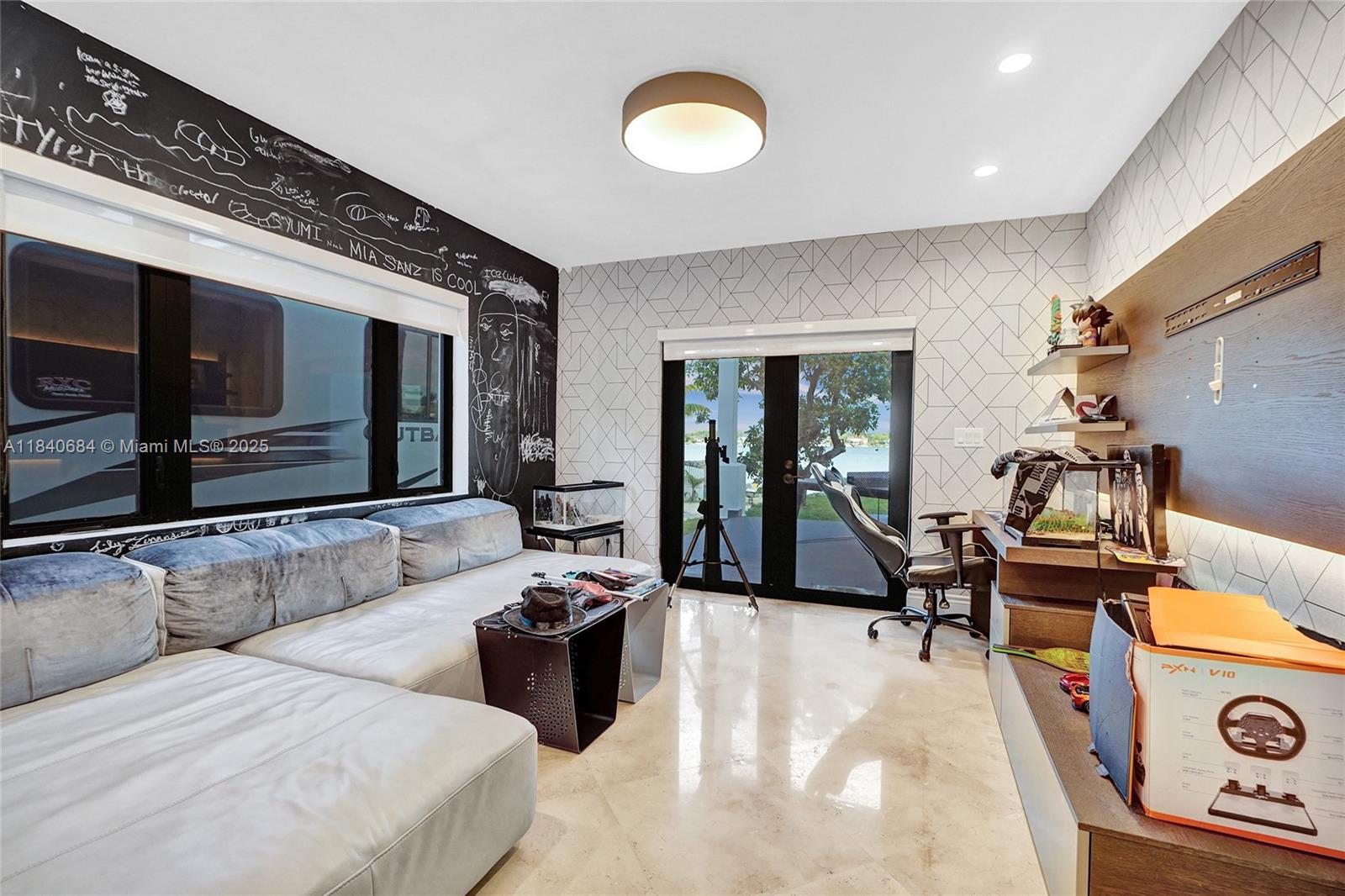 13724 SW 92nd Ct Miami, FL 33176