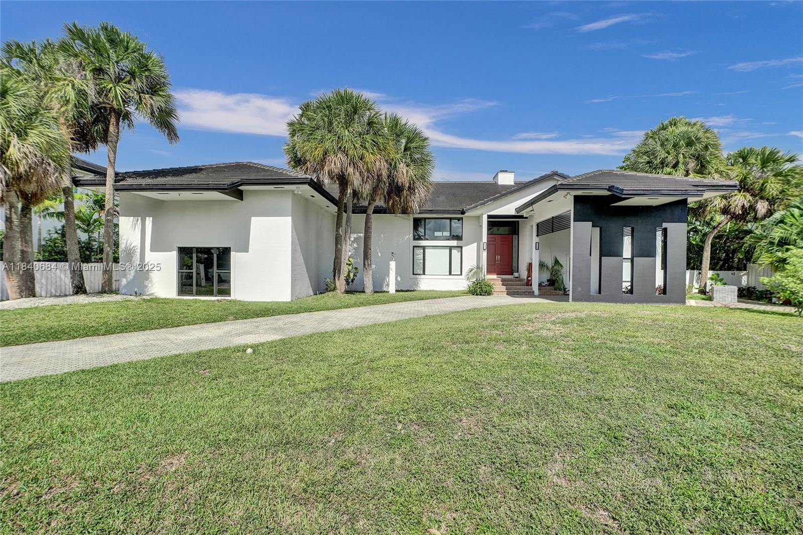 13724 SW 92nd Ct Miami, FL 33176