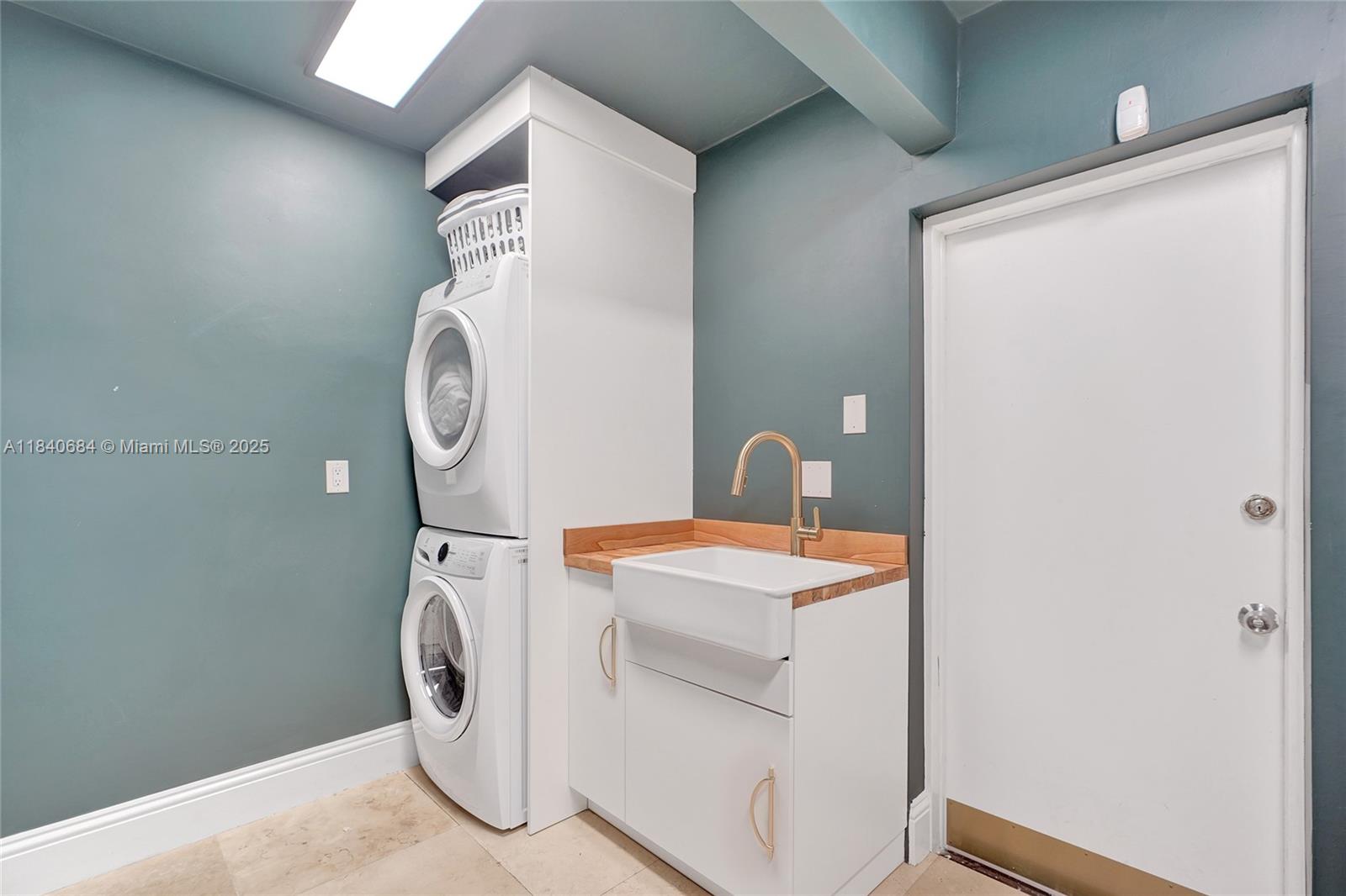 13724 SW 92nd Ct Miami, FL 33176