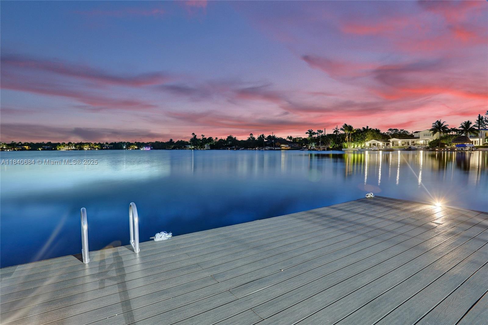 13724 SW 92nd Ct Miami, FL 33176