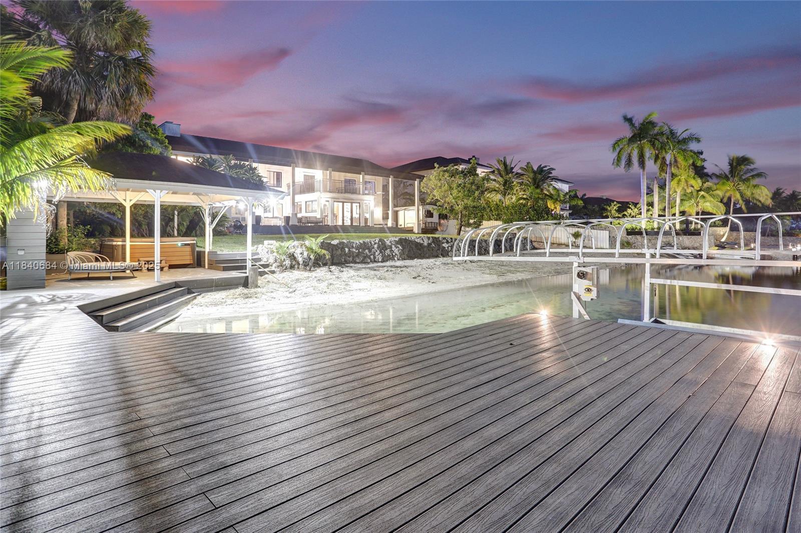 13724 SW 92nd Ct Miami, FL 33176