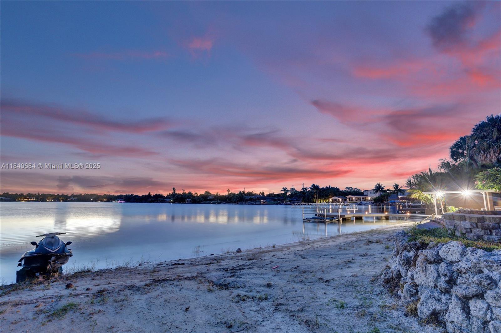 13724 SW 92nd Ct Miami, FL 33176